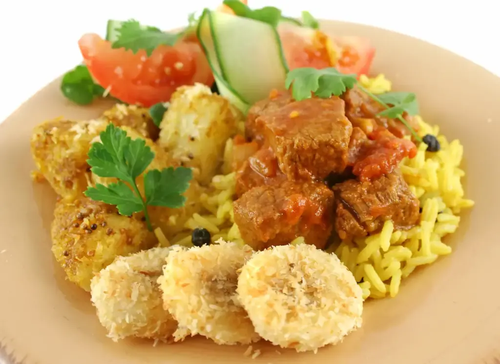 Beef Vindaloo Curry on Tumeric Rice 