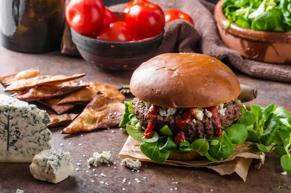 Beef burger with Blue Cheese 