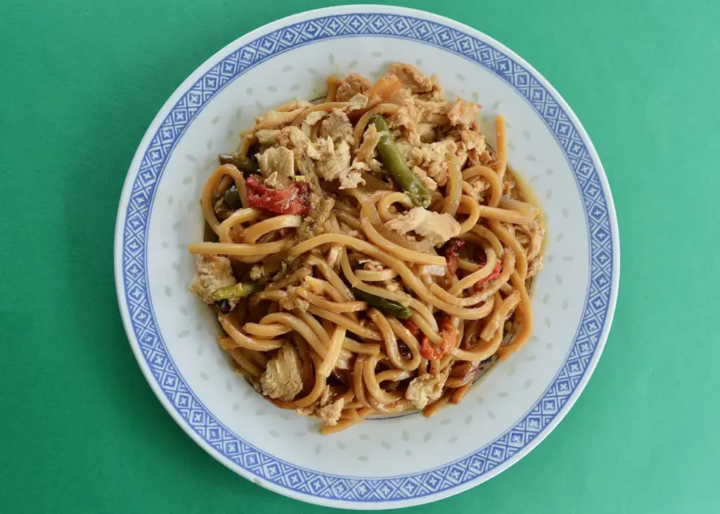 Chicken and Vegetables with Hokkien Noodles