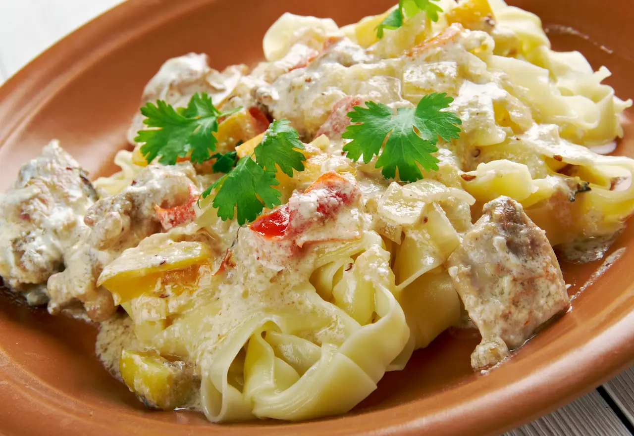 Close Up Image Pressure Cooker Chicken Carbonara