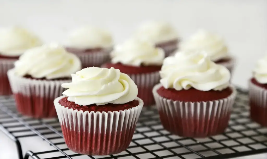 Red Velvet Cupcakes with Cream Cheese 
