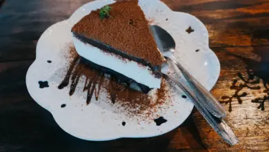 No-Bake Dark Chocolate Cream Pie